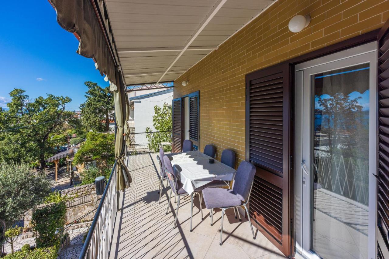 Apartments Hinic Selce Exterior foto